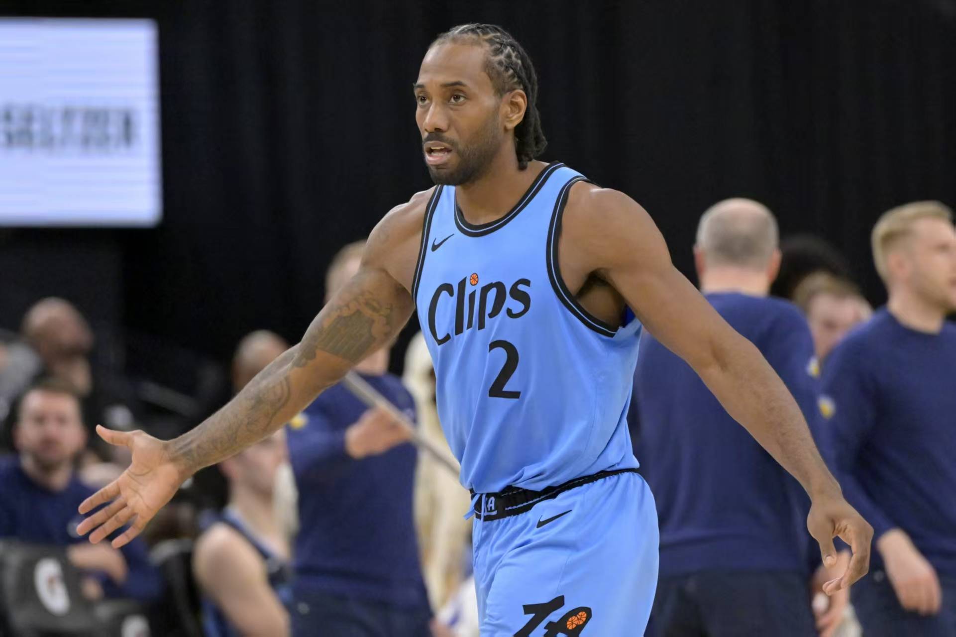 阿扎伦卡在雄鹿比赛中败北,败北引发热议! 阿扎伦卡在雄鹿比赛中败北,败北引发热议!