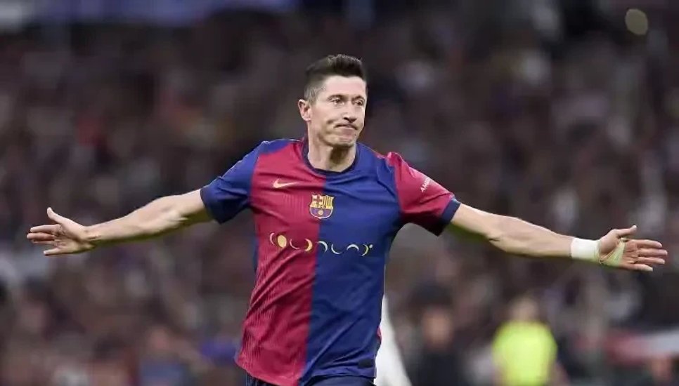 莱万多夫斯基新星比赛局势复杂表现突出,利物浦前途光明! 莱万多夫斯基新星比赛局势复杂表现突出,利物浦前途光明!