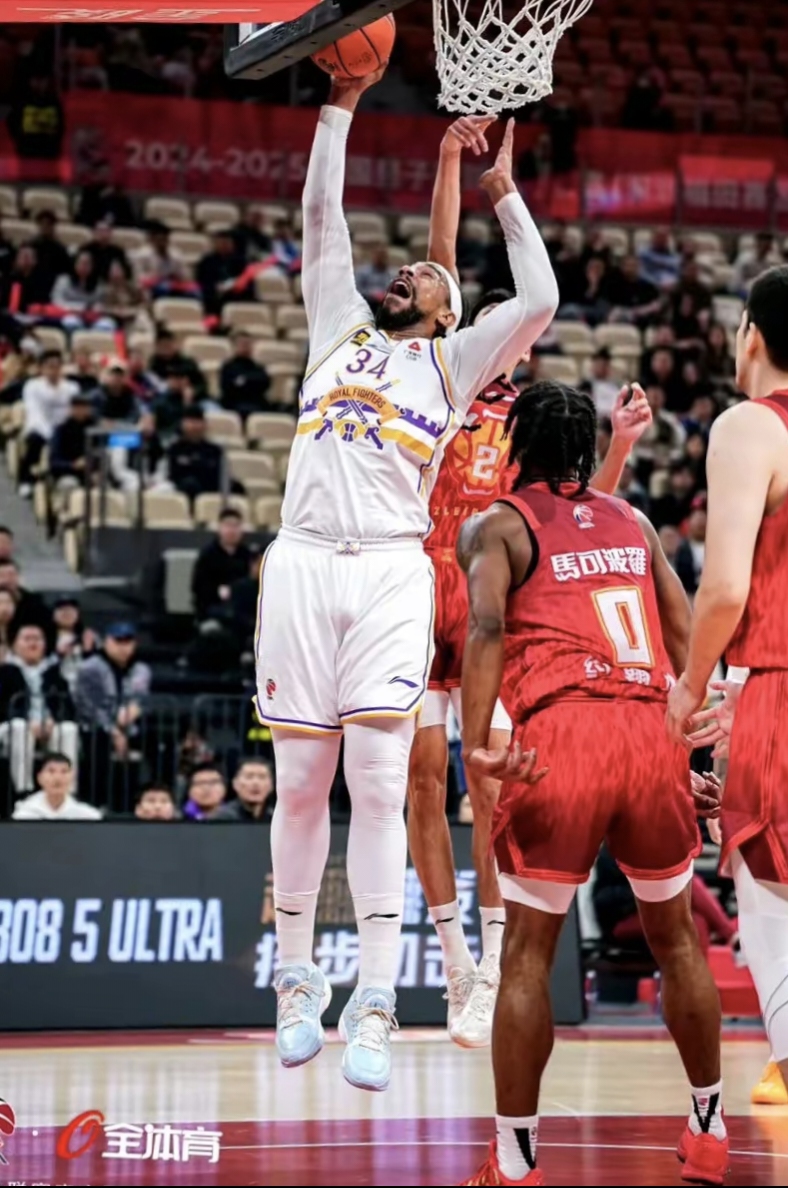 包含深圳男篮迎NBA总决赛关键赛，今晚豪取连胜，气氛紧张，资深球员宣示担当的词条